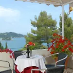 Alexandros Hotel
