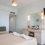 Alexandros Hotel 4*