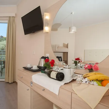 αλέξανδρος 4*