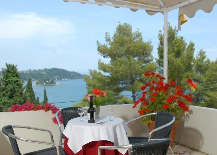 Alexandros Hotel